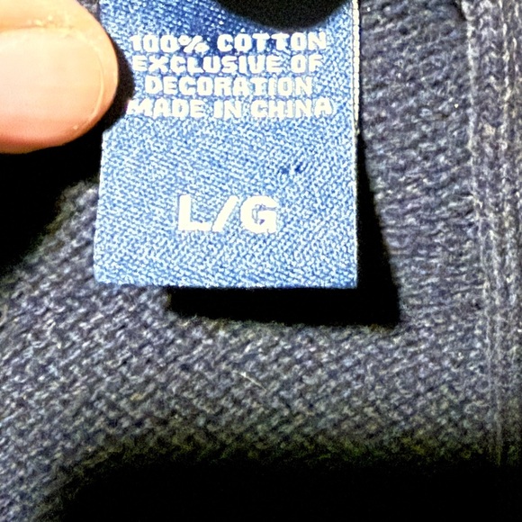 CHAPS Classic Men's Navy Button Up Cardigan Sweater with Crest, size Large - Picture 11 of 12